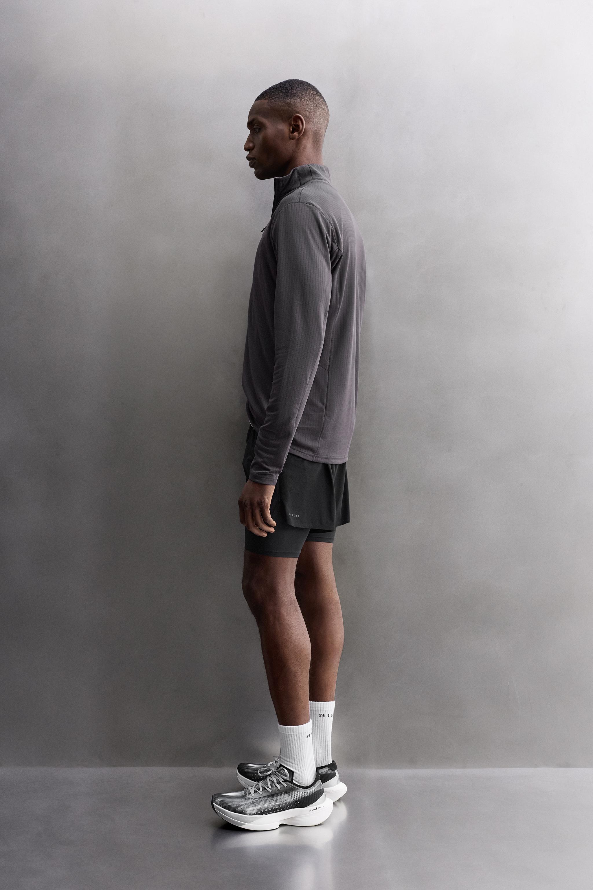 TECHNICAL QUARTER-ZIP T-SHIRT